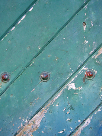 green boards three bolts